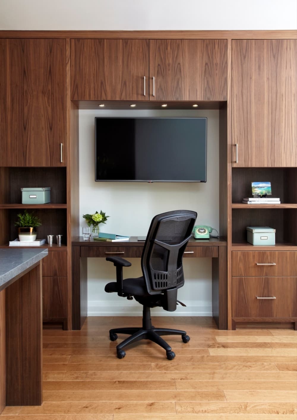 Hogarth interior workspace detail