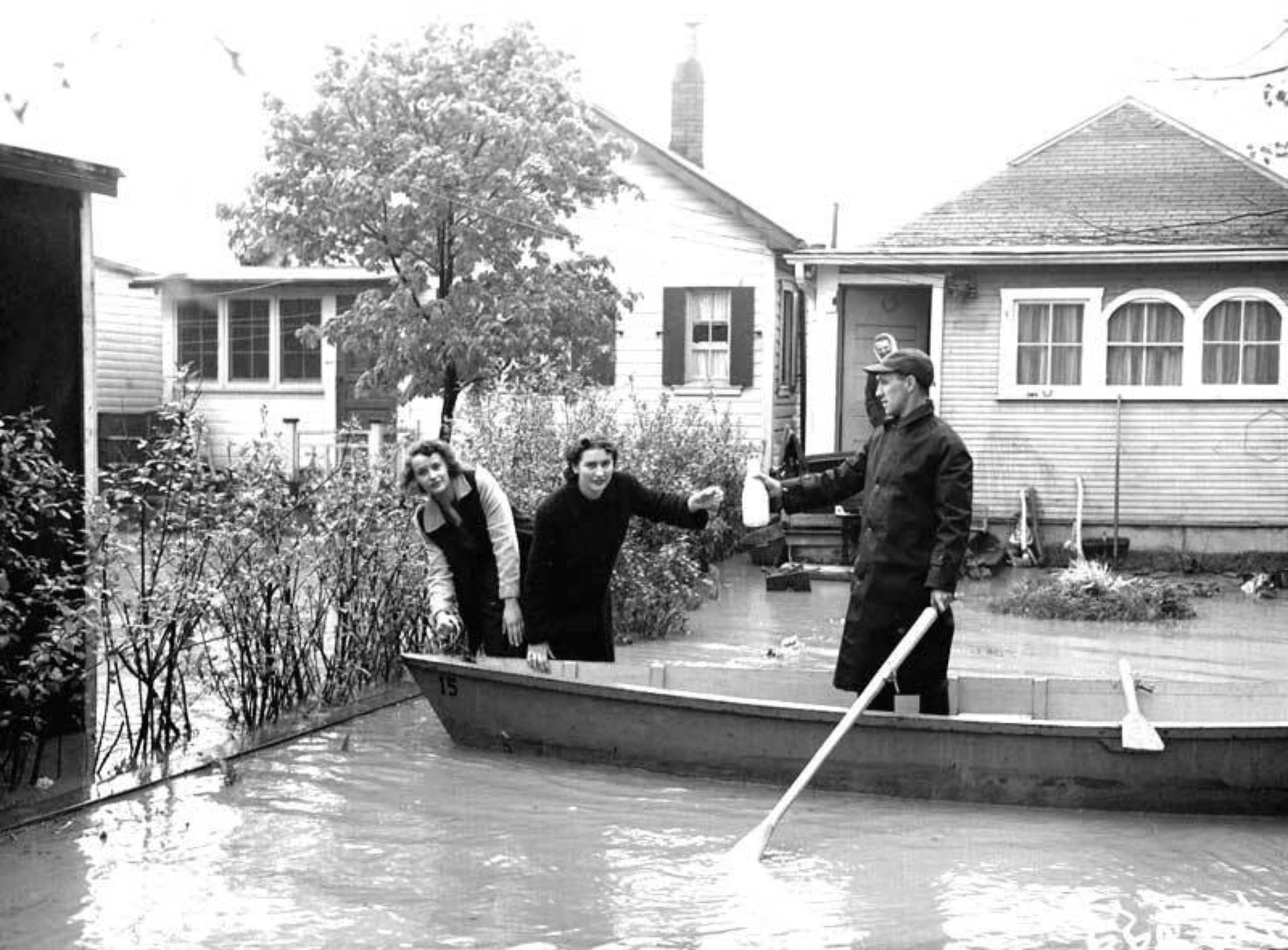 Sc266 115655 etob flood boat large